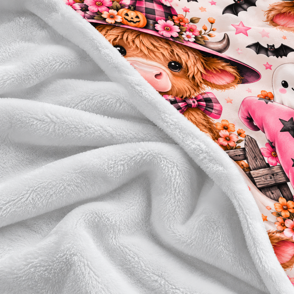 Twefex Pink Halloween Highland Cow Blanket, Soft Flannel Throw for Couch and Bed, Fall Decor Gift for Cow Lovers